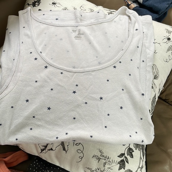 2 Tanks - Picture 5 of 6